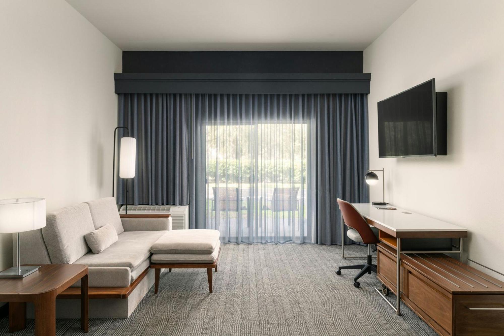 คอร์ทยาร์ด เกนส์วิลล์ Hotel ภายนอก รูปภาพ